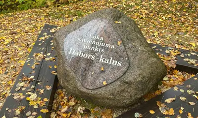 11.c un 11.d klase ar Skolas somu dodas mācību ekskursijā un apmeklē nacionālajai kultūrai svarīgus objektus – Latvijas Nacionālo bibliotēku un Nacionālo teātri