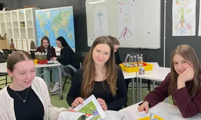 11.d&nbsp;klase STEM projektā apmeklē Latvijas Nacionālo Botānisko dārzu Salaspilī
