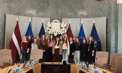 11.d klases skolnieces Elīzas Lielpēteres dalība erudīcijas spēles “Gudrs, vēl gudrāks” finālā un ekskursija ar atbalstītājiem