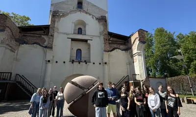 Galerijas pirmā bilde