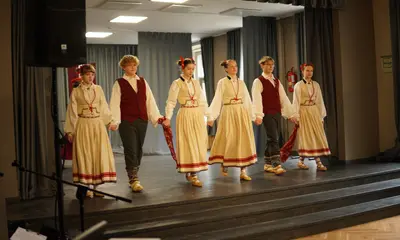 Jēkabpils Valsts ģimnāzijā izskan koncerts “Latvijai 107”