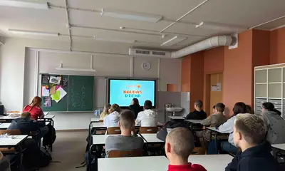 Jēkabpils Valsts ģimnāzijas 8.a klase piedalās Swedbank rīkotajā “Naudas dienā”