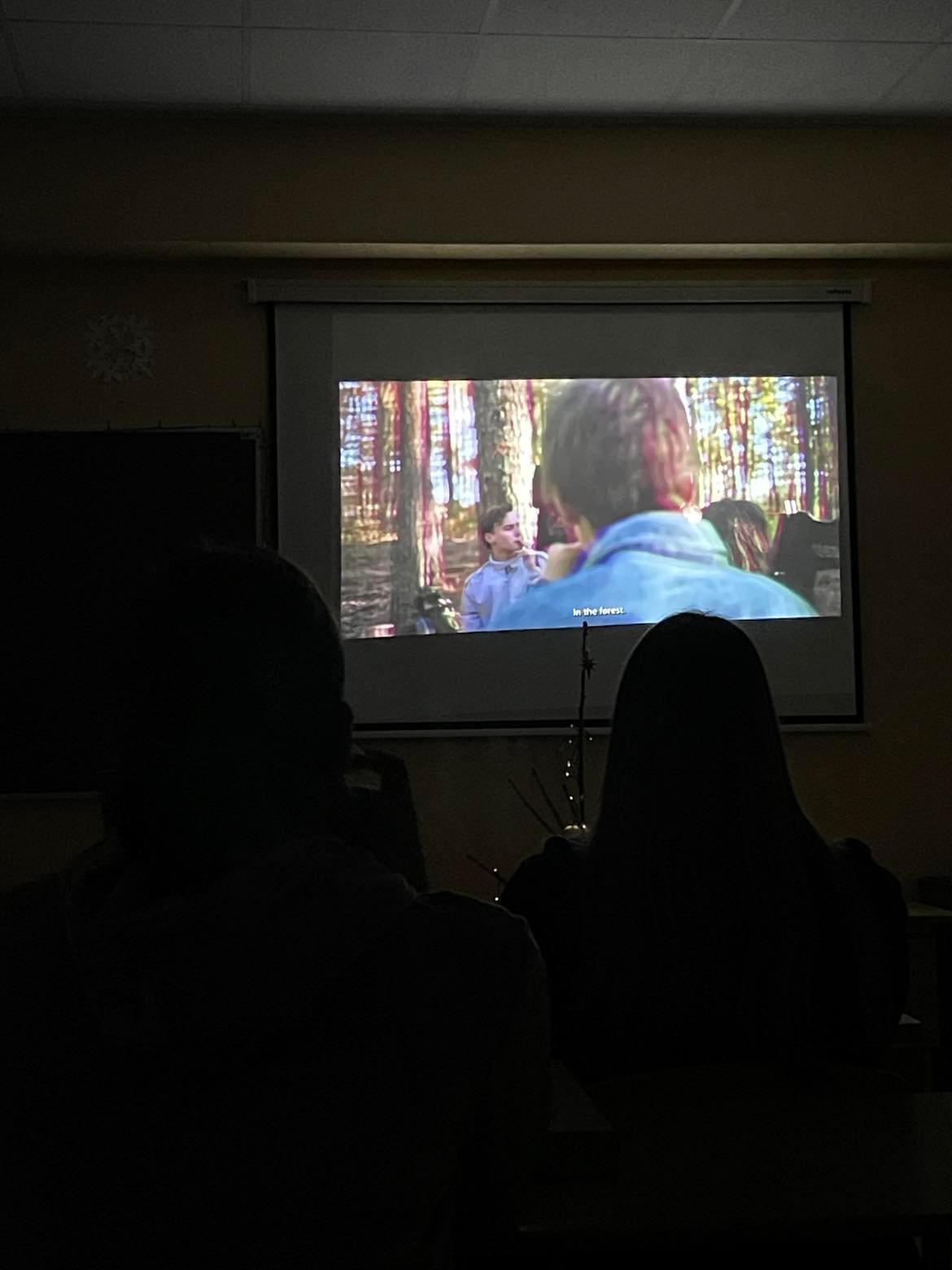 Opera Try Fold Skaties pašmāju filmas kopā ar klasi! - Jēkabpils Valsts ģimnāzija